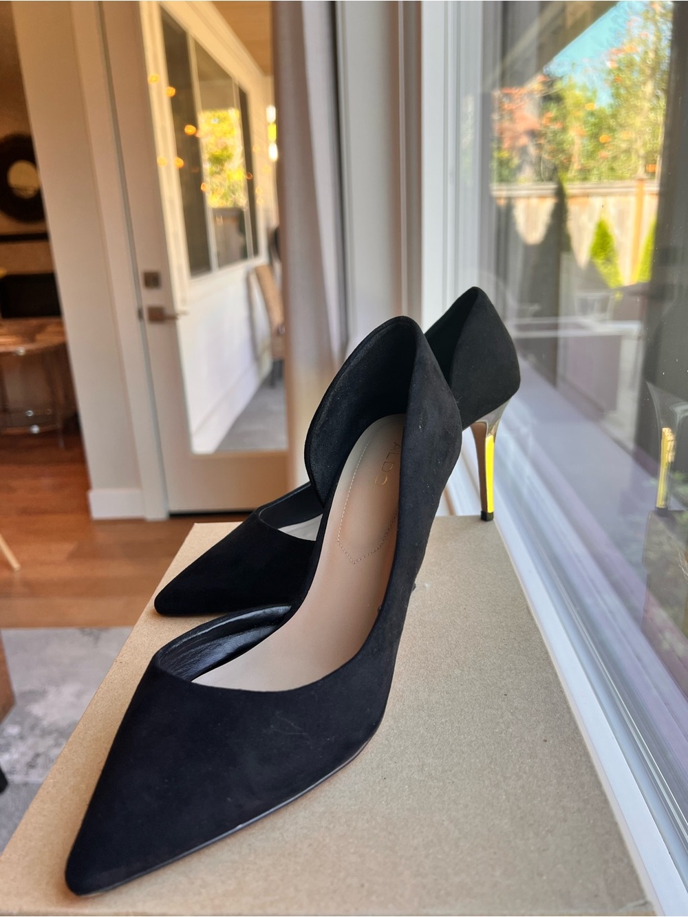 Aldo Black Pointed-Toe Stiletto Pumps with Gold Heel Accent Size Us 8